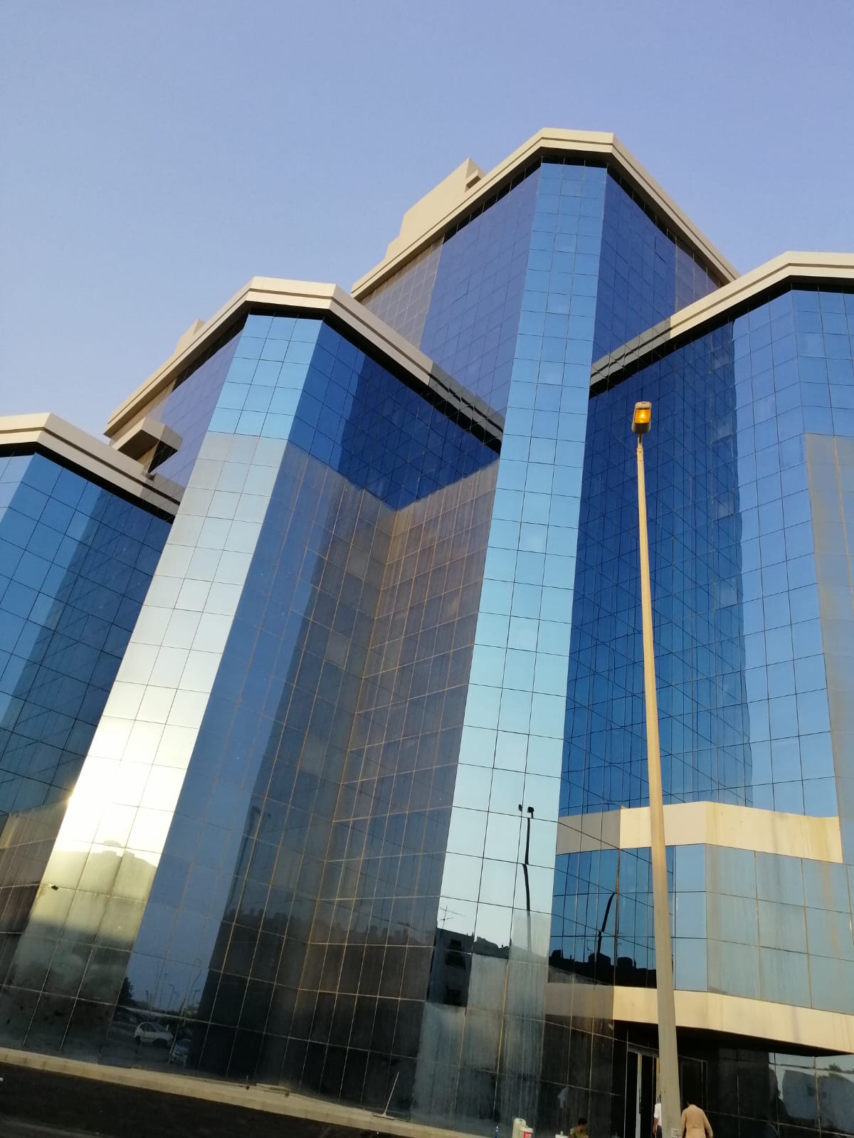 تنظيف واجهات زجاجية